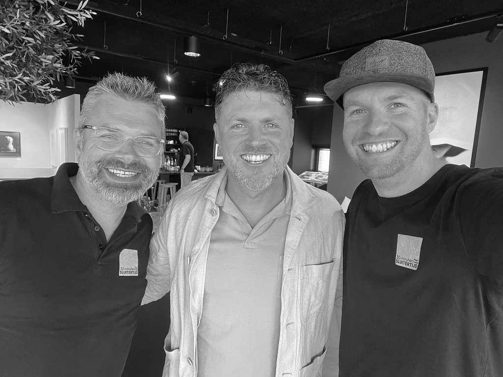 Tom Tomeij met Michiel en Niels bij Colorwood